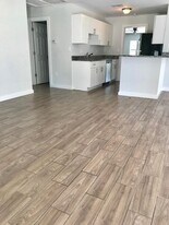 824 Winters St in West Palm Beach, FL - Building Photo