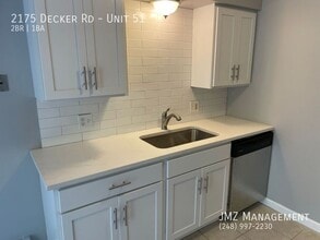 2175 Decker Rd in Walled Lake, MI - Building Photo - Building Photo