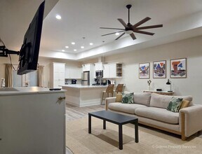 4460 NW 19th St in Gainesville, FL - Building Photo - Building Photo