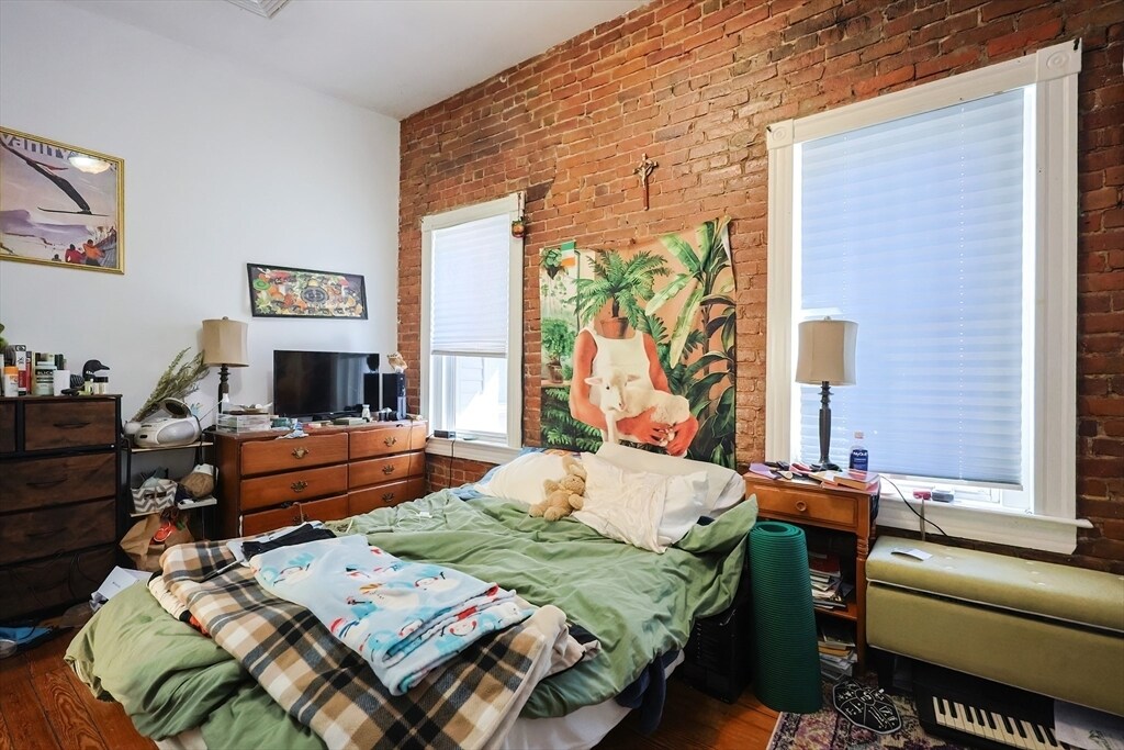 22 Adamson St, Unit 2A in Boston, MA - Foto de edificio