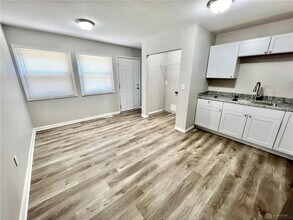 3844 Lori Sue Ave in Dayton, OH - Building Photo - Building Photo