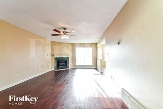 7749 Roxshire Cove in Memphis, TN - Foto de edificio - Building Photo