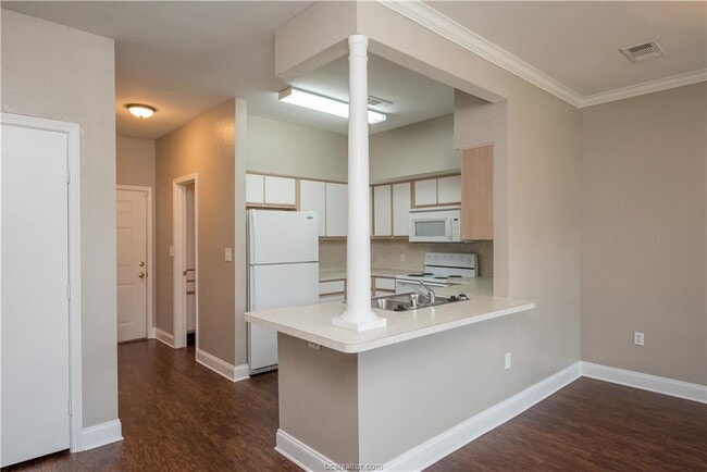 1230 Canyon Creek Cir in College Station, TX - Building Photo - Building Photo