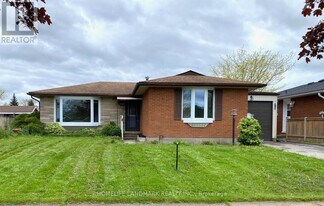 6986 Centennial St in Niagara Falls, ON - Building Photo