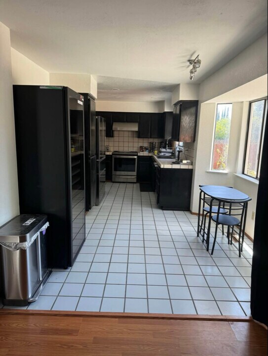 400 Redrock Dr in Antioch, CA - Building Photo