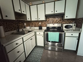 1418 Collins Ave in Miami Beach, FL - Foto de edificio - Building Photo