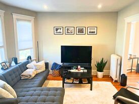 21 Oakland St, Unit 21 in Watertown, MA - Building Photo