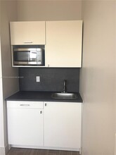 7760 SW 20th St in Miami, FL - Building Photo - Building Photo