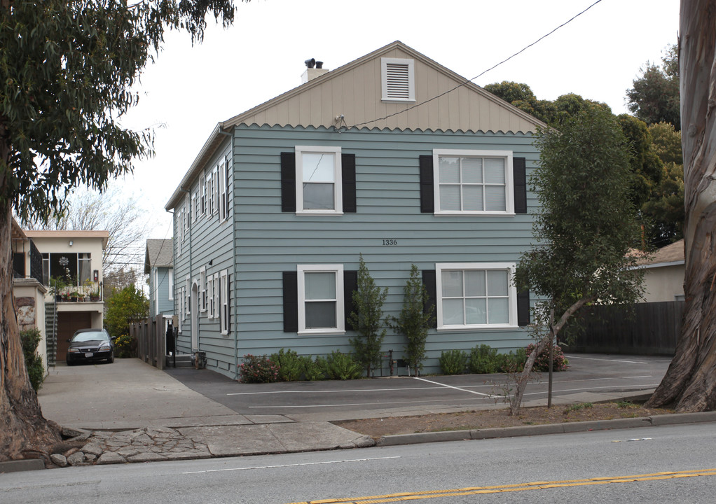 1336 El Camino Real in Burlingame, CA - Foto de edificio