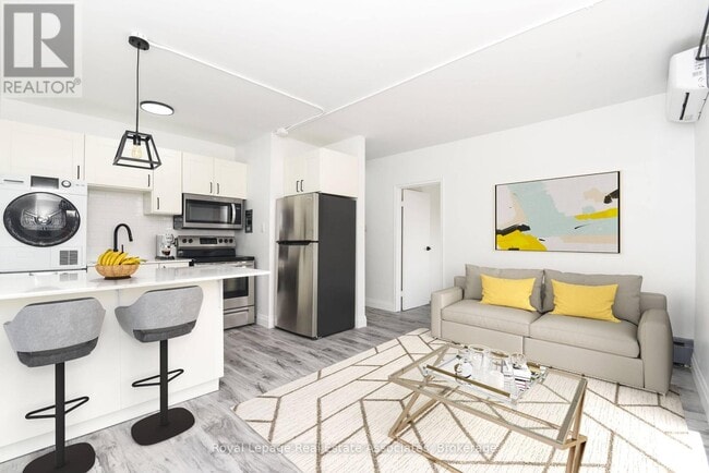 property at 122-122 Victoria Ave N