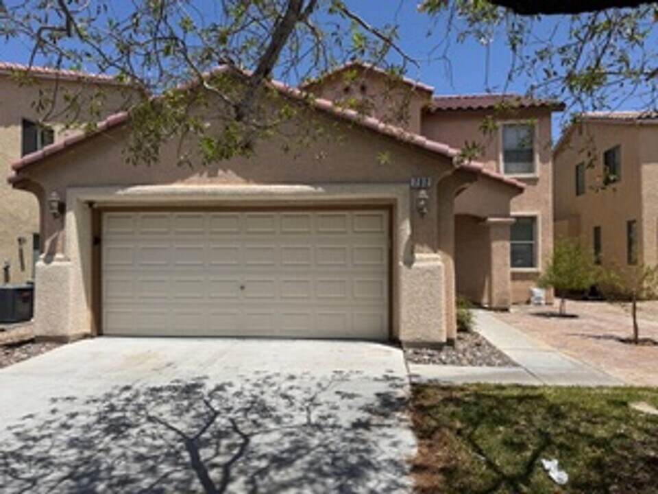 702 Holland Heights Ave in Las Vegas, NV - Building Photo