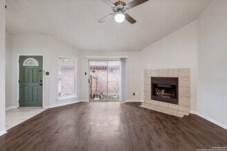 6307 Candlecrest Ct in San Antonio, TX - Building Photo - Building Photo