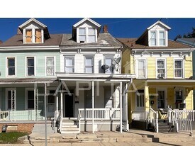 573 W Princess St in York, PA - Building Photo