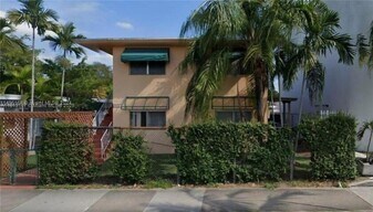 2441 SW 27th Ave in Miami, FL - Building Photo