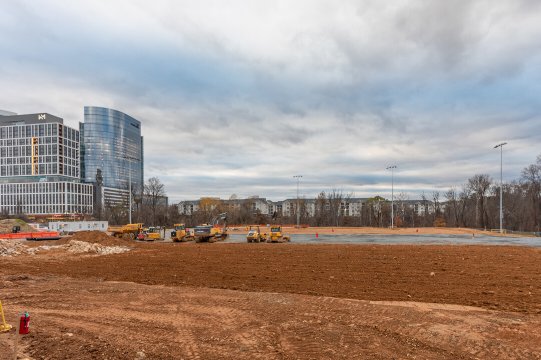 Scotts Run North Building E Alternative in McLean, VA - Foto de edificio