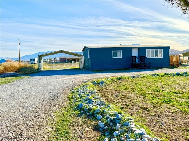 property at 4331 W Victoria St