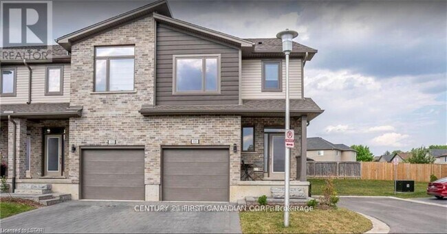1960-1960 Dalmagarry Rd in London, ON - Building Photo - Building Photo