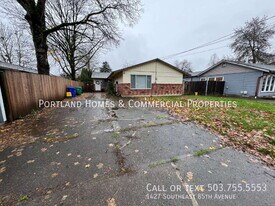 1427 SE 85th Ave in Portland, OR - Building Photo