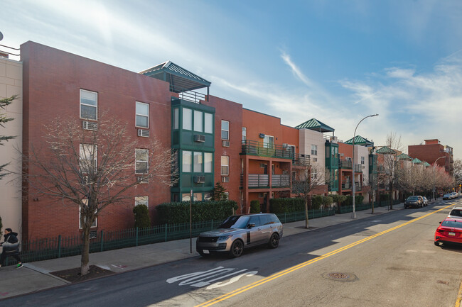 20 Bay Ridge Ave in Brooklyn, NY - Foto de edificio - Building Photo