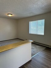 220 W 5th St in Rifle, CO - Building Photo - Building Photo