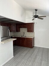 1436 E 8th St, Unit B in Long Beach, CA - Foto de edificio - Building Photo