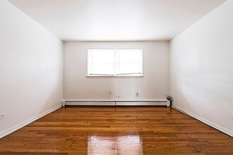 14101 S Atlantic Ave Riverdale, IL 60827 in Riverdale, IL - Building Photo - Building Photo