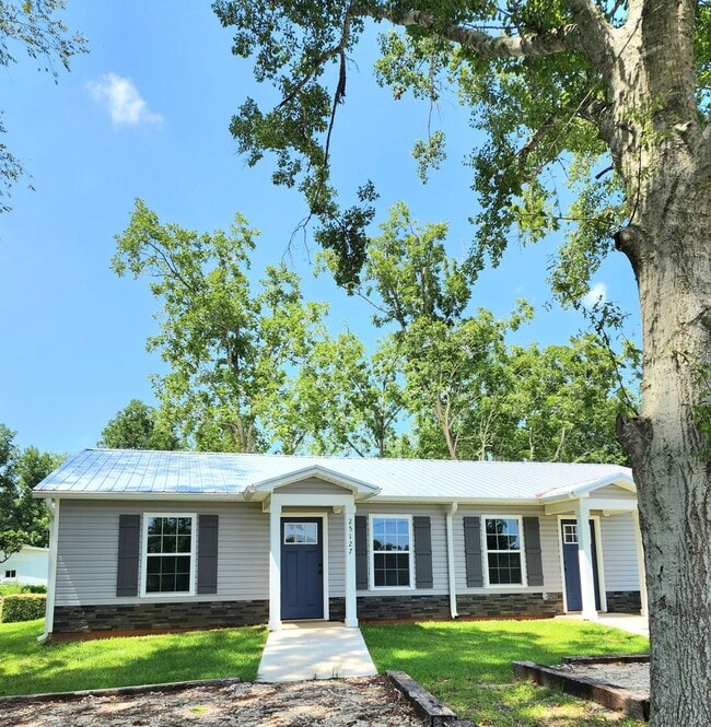 property at 25103 Lavinia Ave