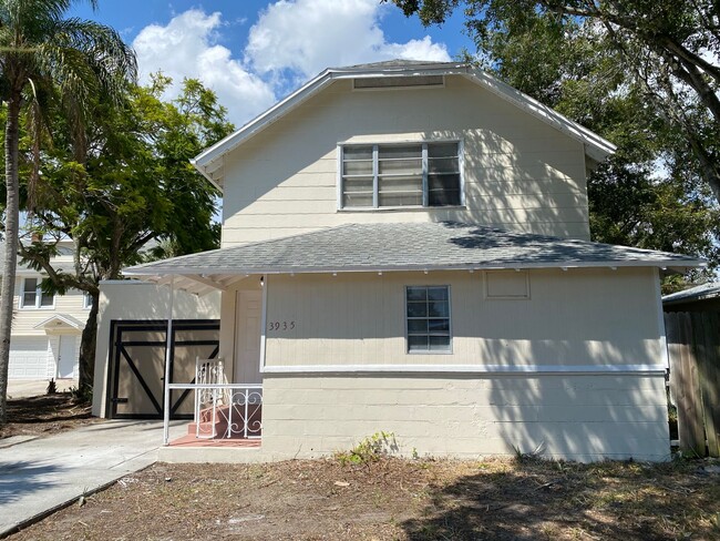 3935 18th Ave S in St. Petersburg, FL - Building Photo - Building Photo