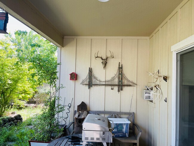 1131 Banyan Ln in Medford, OR - Building Photo - Building Photo
