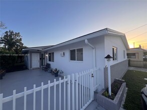 3346 NW 17th St in Miami, FL - Building Photo - Building Photo