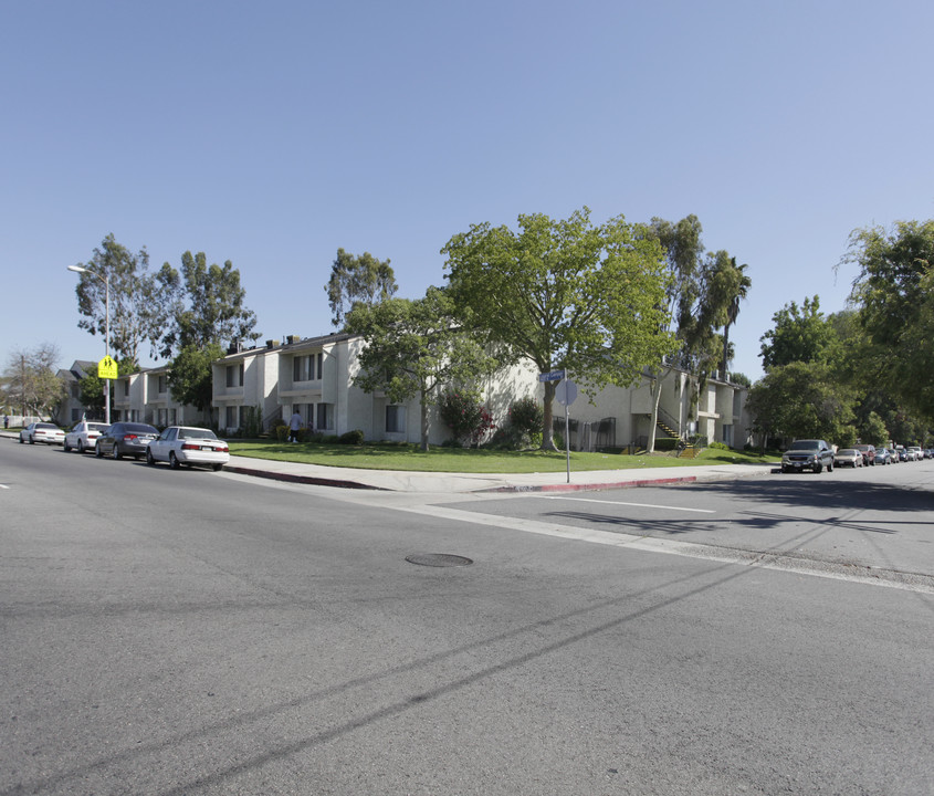 Laurel Canyon Terrace in Pacoima, CA - Building Photo