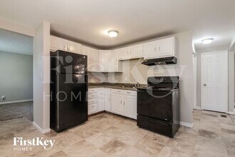 6002 Gateway Dr in Indianapolis, IN - Building Photo - Building Photo