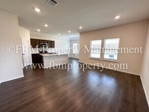 264 Thoroughbred St in Waxahachie, TX - Building Photo - Building Photo