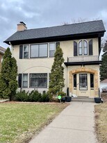 4942 Bryant Ave S, Unit 1 in Minneapolis, MN - Building Photo