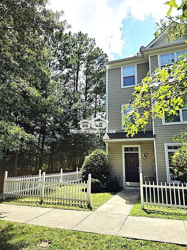 8631 Neuse Club Ln in Raleigh, NC - Building Photo - Building Photo