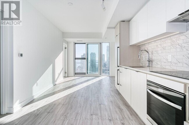 252 Church St in Toronto, ON - Building Photo - Building Photo