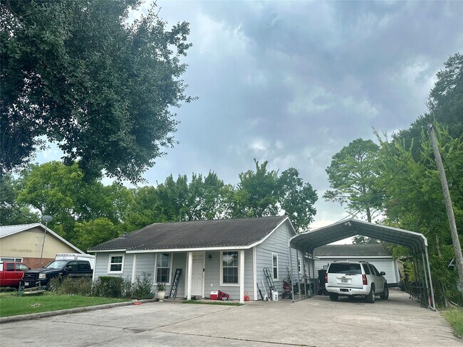 3331 Longhorn Dr in Houston, TX - Foto de edificio - Building Photo