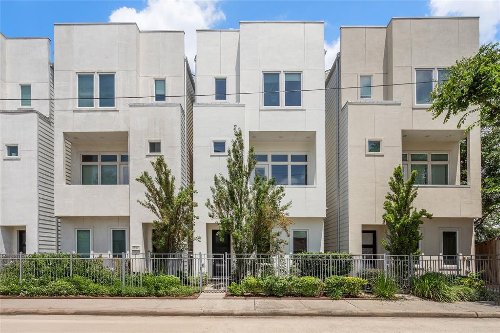 108 Pierce St in Houston, TX - Building Photo