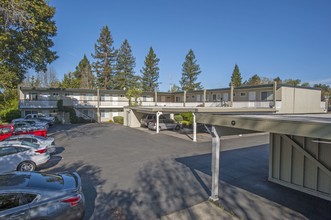 Fountain Creek Apartments in Santa Rosa, CA - Building Photo - Building Photo