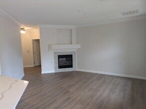 9390 W Chatfield Pl, Unit 107 in Littleton, CO - Building Photo - Building Photo