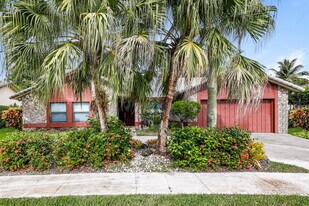 21074 Shady Vista Ln in Boca Raton, FL - Building Photo