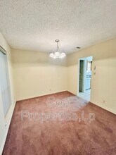 14810 Ridge Hill Dr in San Antonio, TX - Building Photo - Building Photo