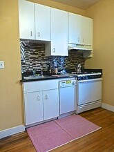 176 Winthrop Rd, Unit 2 in Brookline, MA - Building Photo - Building Photo