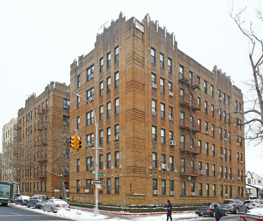 135 Avenue P in Brooklyn, NY - Foto de edificio