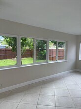 330 NE 42nd Ct in Oakland Park, FL - Building Photo - Building Photo