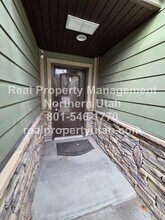 3385 S Brynn Ave in West Haven, UT - Foto de edificio - Building Photo