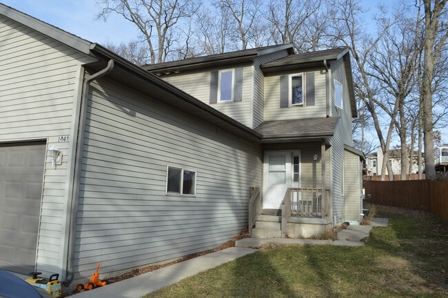 1043 N Thompson Dr in Madison, WI - Building Photo - Building Photo