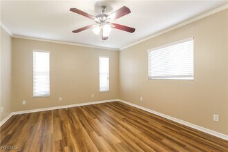 2211 NE 5th Ave in Cape Coral, FL - Foto de edificio - Building Photo