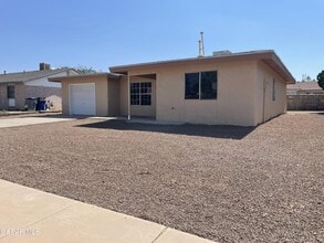 1716 Dean Martin Dr in El Paso, TX - Building Photo - Building Photo