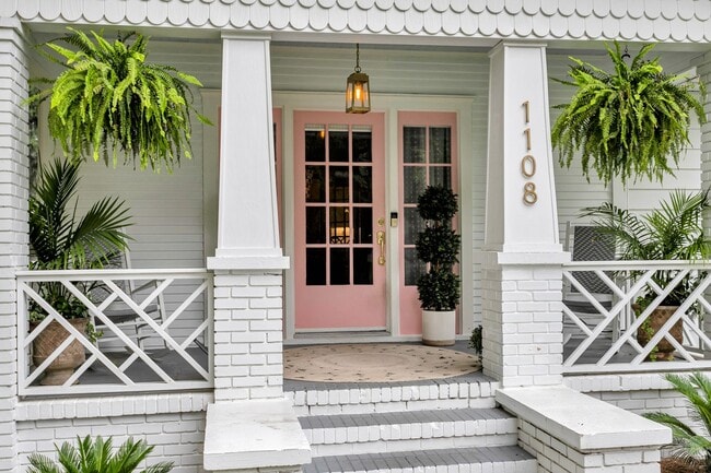 1108 Bonaventure Rd in Savannah, GA - Building Photo - Building Photo